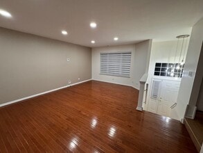 2712 Woodmere Dr in Darien, IL - Building Photo - Building Photo