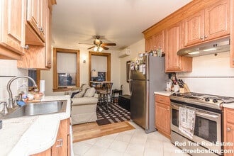 137 Charles St in Boston, MA - Building Photo - Building Photo