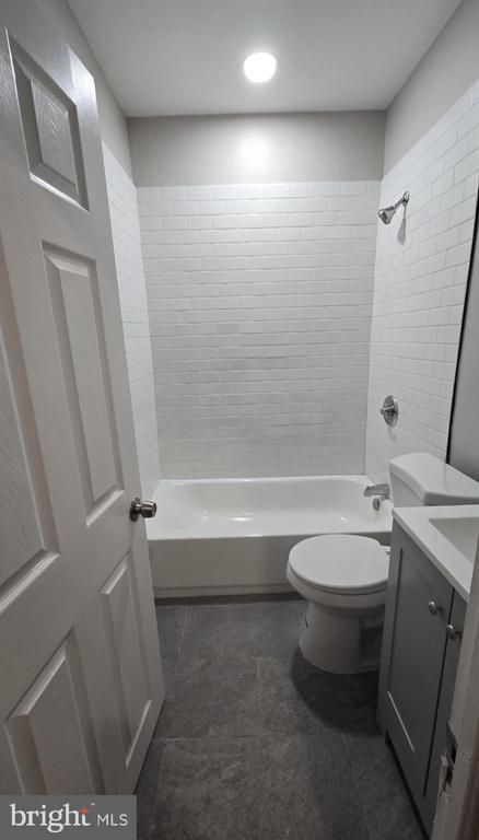 2735 E Preston St in Baltimore, MD - Building Photo - Building Photo