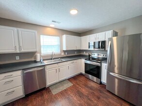 13255 Summerwood Ln in Fishers, IN - Building Photo - Building Photo