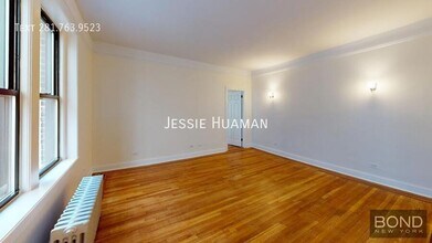 218 W 10th St in New York, NY - Building Photo - Building Photo