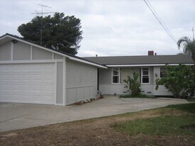 632 Plumer St, Unit #B in Costa Mesa, CA - Building Photo