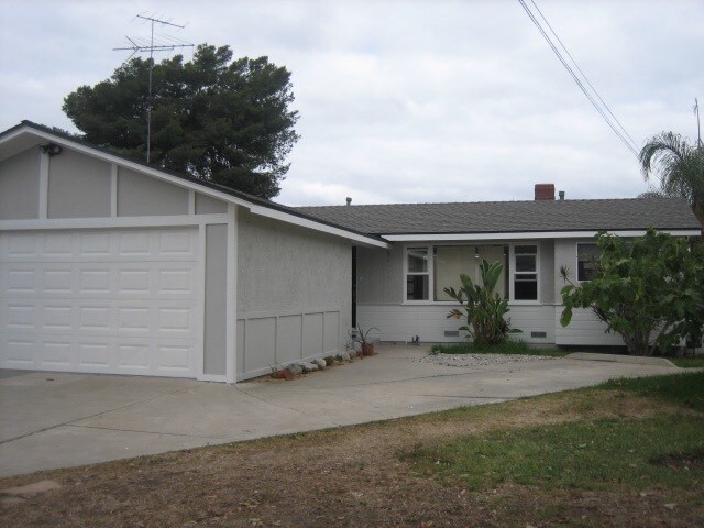632 Plumer St, Unit #B in Costa Mesa, CA - Foto de edificio