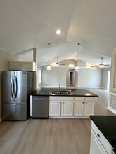 2409 Sunburst Ct in Wilmington, NC - Foto de edificio - Building Photo