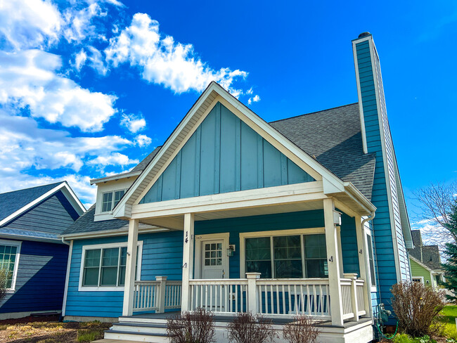 property at 14 Port Pl