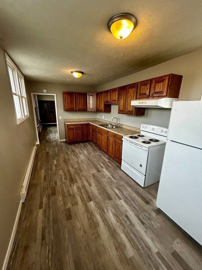 283 W Main St in Peru, IN - Foto de edificio - Building Photo