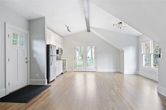 940 St Charles Ave NE in Atlanta, GA - Building Photo - Building Photo