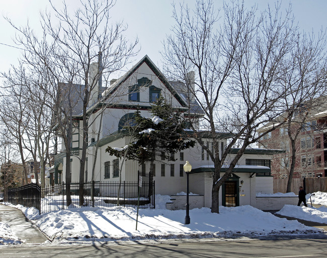 940 E 17th Ave in Denver, CO - Foto de edificio - Building Photo