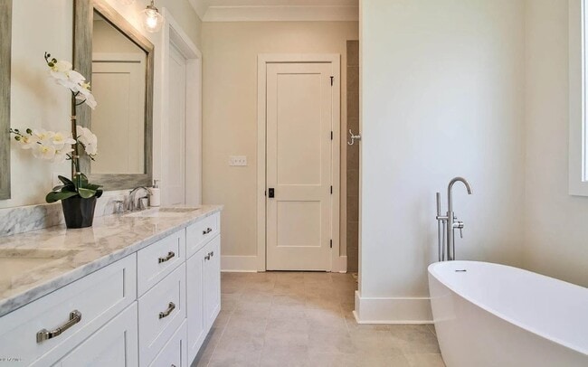 property at 304 Catalina Ln
