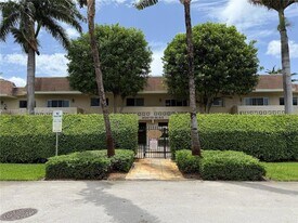 14500 SW 88th Ave, Unit 141 in Palmetto Bay, FL - Building Photo