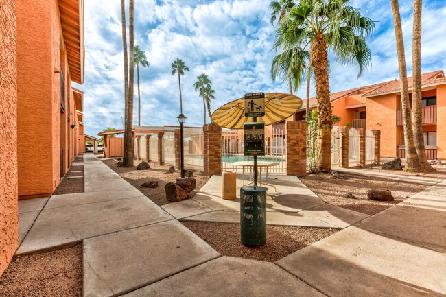 Citrus Highland Apartments in Mesa, AZ - Foto de edificio - Building Photo