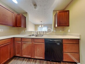 1015 Meadowsweet Dr in Clayton, OH - Foto de edificio - Building Photo