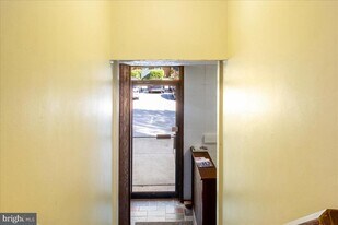 1701 Mt Washington Ct in Baltimore, MD - Building Photo