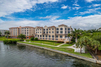 Westminster Shores in St. Petersburg, FL - Building Photo - Building Photo