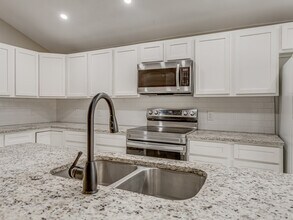 1136 NW 99th St in Oklahoma City, OK - Building Photo - Building Photo