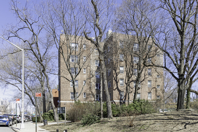 2600 Henry Hudson Pky in Bronx, NY - Building Photo - Building Photo