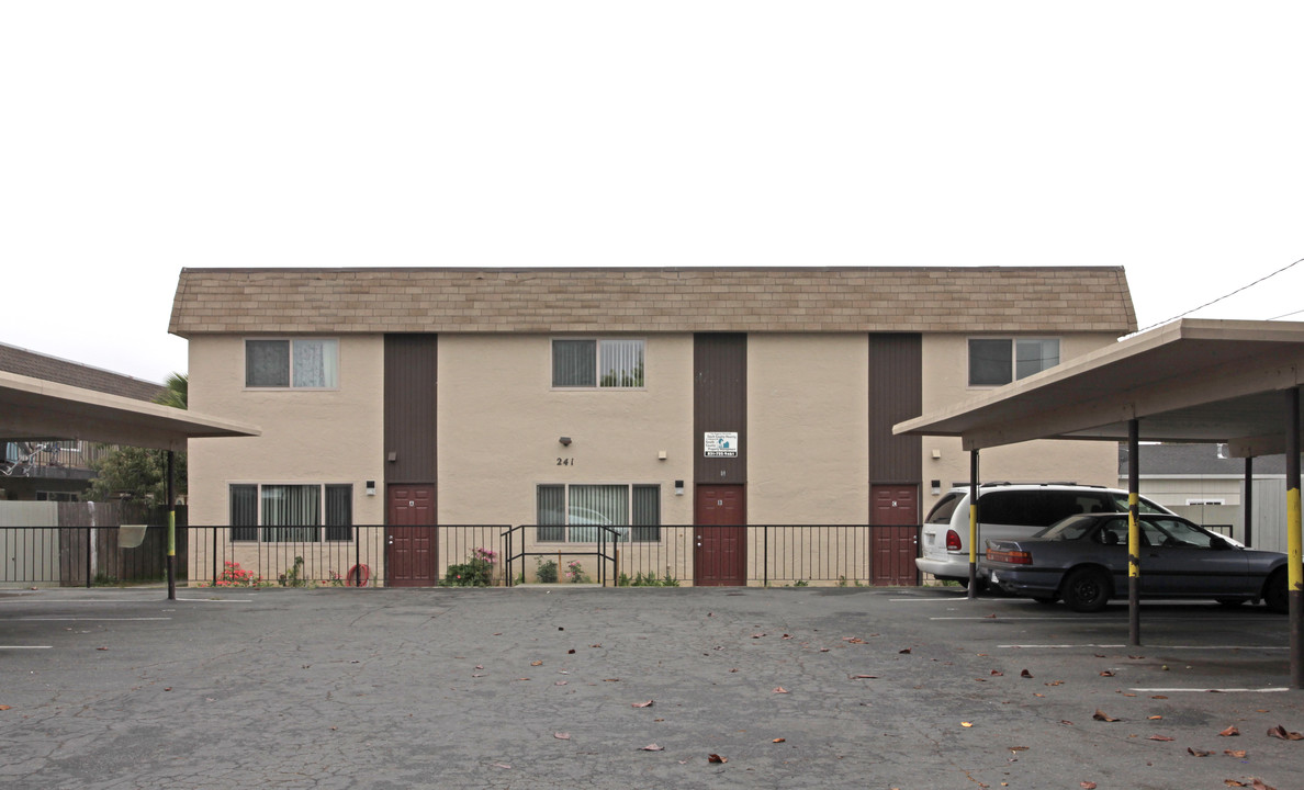 Ford Street in Watsonville, CA - Building Photo