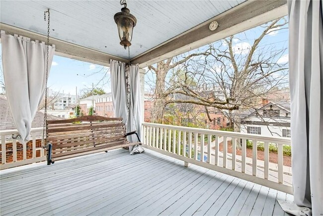 property at 114 E Maple St