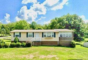 20 Hazlett Ln in Washington, PA - Building Photo