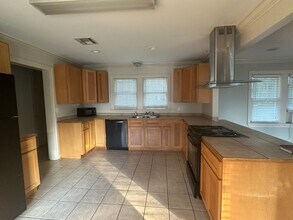 902 Oaklawn Ave in Lafayette, LA - Building Photo - Building Photo