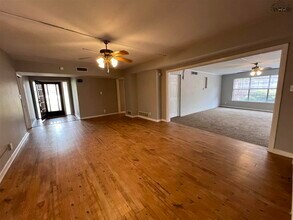 2406 Hampstead Ln in Wichita Falls, TX - Building Photo - Building Photo