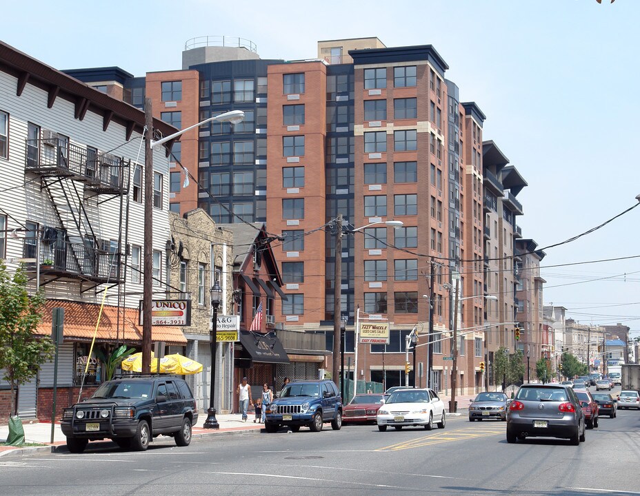 4307 Park Ave in Union City, NJ - Building Photo