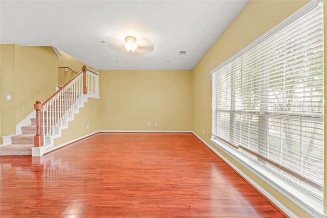 property at 1520 Sherwood Forest St
