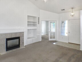 19807 E 39th Ave in Denver, CO - Building Photo - Building Photo