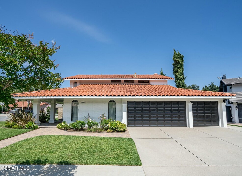 2039 Bridgegate Ct in Westlake Village, CA - Foto de edificio