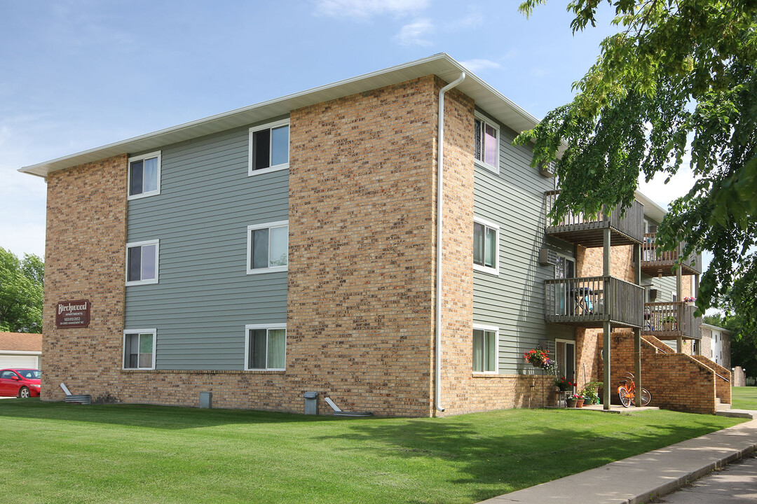 Birchwood Apartments in Warroad, MN - Building Photo