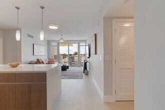 111 SE 1st Ave, Unit 404 in Delray Beach, FL - Building Photo - Building Photo