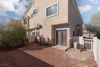 6624 Lavender Lilly Ln-Unit -3 in North Las Vegas, NV - Building Photo - Building Photo