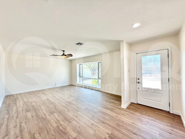6402 E Holly St in Scottsdale, AZ - Building Photo - Building Photo