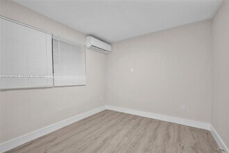 3030 NW 16th St, Unit 3 in Miami, FL - Building Photo - Building Photo