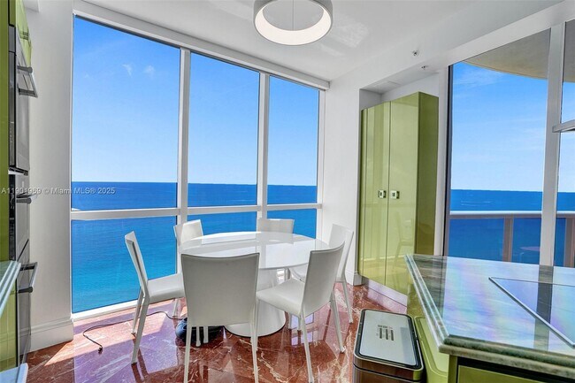 18201 Collins Ave in Sunny Isles Beach, FL - Building Photo - Building Photo