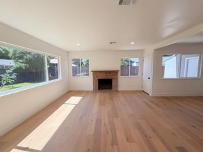 1128 Hobart Dr, Unit D in Marysville, CA - Foto de edificio - Building Photo