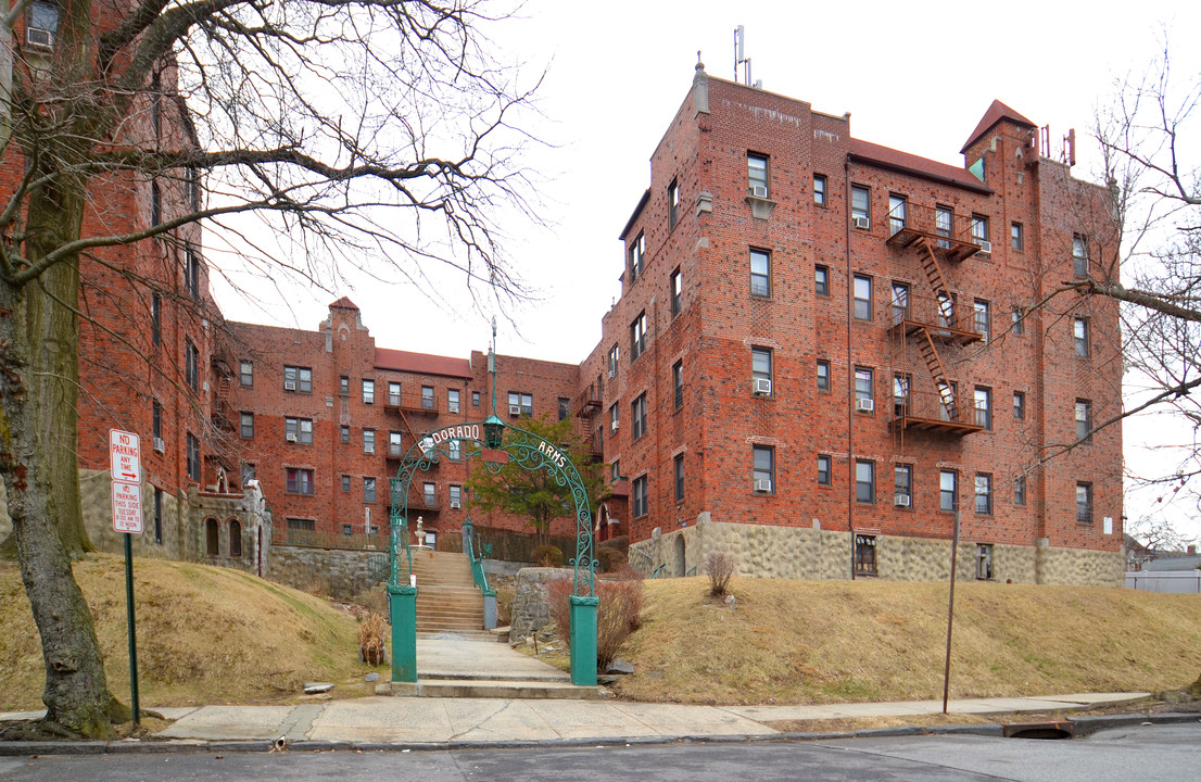 Eldorado Arms in New Rochelle, NY - Foto de edificio