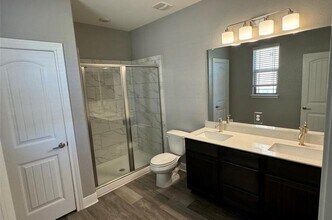 199 Kennicott Dr in Kyle, TX - Building Photo - Building Photo