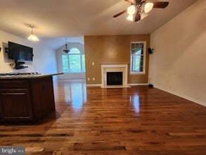 25585 America Square in Chantilly, VA - Building Photo - Building Photo