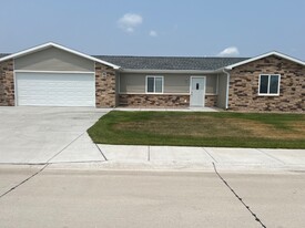 203 Josh Ave, Unit 3 in Grand Island, NE - Building Photo