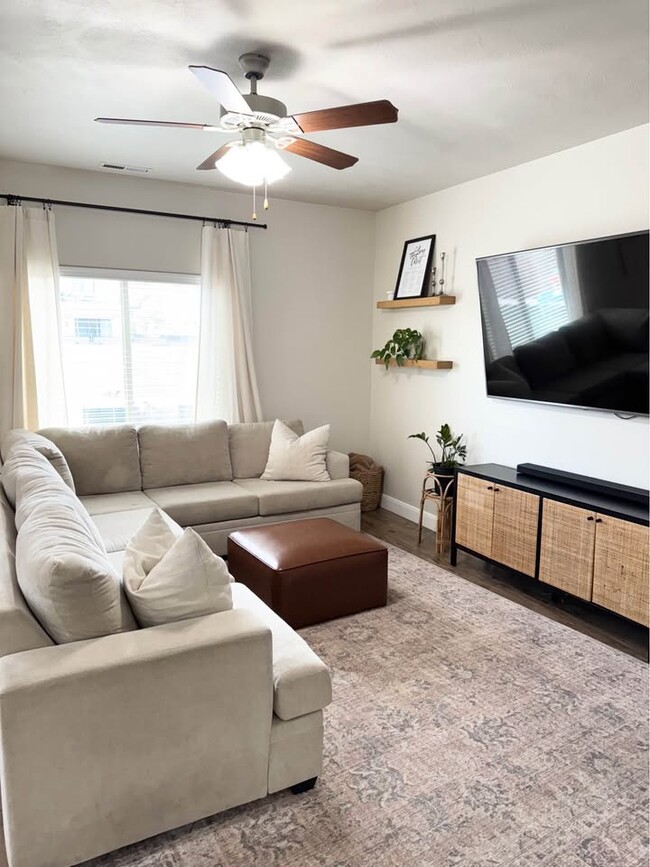 2545 Bella Vista Dr in Santa Clara, UT - Building Photo - Building Photo