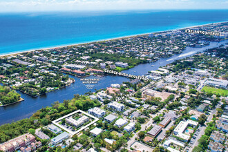 1000 Palm Trl in Delray Beach, FL - Building Photo - Primary Photo