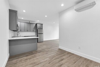 533 Greenwich St in Hempstead, NY - Building Photo - Building Photo
