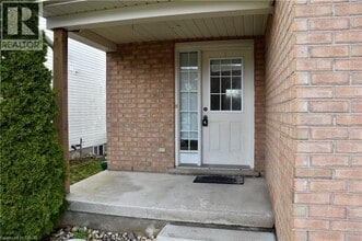 600 Brandenburg Blvd in Waterloo, ON - Building Photo - Building Photo