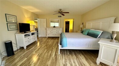 6979 Winkler Rd in Ft. Myers, FL - Building Photo - Building Photo