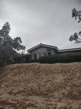 37850 De Portola Rd in Temecula, CA - Foto de edificio - Building Photo