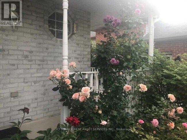 19 Tanoak Dr in London, ON - Building Photo - Building Photo