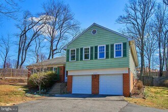 8588 Coral Gables Ln in Vienna, VA - Building Photo - Building Photo