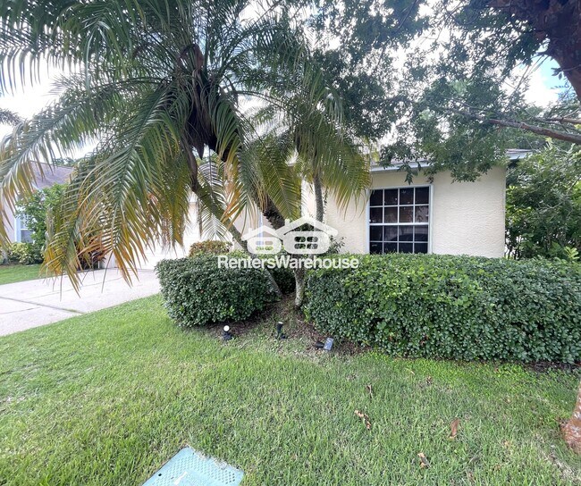 14950 Hidden Oaks Cir in Clearwater, FL - Building Photo - Building Photo