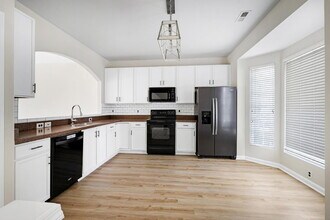 812 Walnut Woods Dr in Morrisville, NC - Building Photo - Building Photo